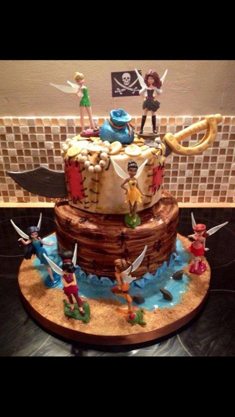 Disney Fairies The Pirate Fairy themed cake. <3 Pirate Fairy Cake, Tinkerbell Pirate Fairy, Fairies Cake, Pirate Fairy Party, Fairy Pirate, Fairies Party, The Pirate Fairy, Neverland Party, Tinkerbell Cake