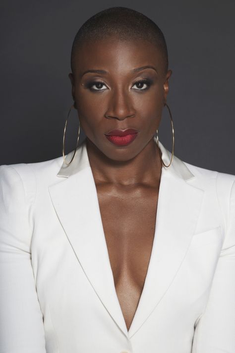 EXCLUSIVE: Aisha Hinds has signed on to co-star in Legendary/Warner Bros’ upcoming sequel Godzilla: King Of The Monsters, with Michael Dougherty at the helm. The actress, who is getting posit… Undercut Braids, Aisha Hinds, Godzilla King Of The Monsters, Bald Head Women, Goddess Aphrodite, Flat Twist Updo, Black Actresses, Bald Hair, Bald Women