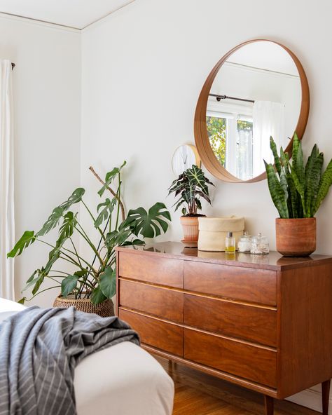 Dresser Styling Bedroom Mirror, Low Dresser Bedroom, Scandi Dresser, Dresser Styling Bedroom, Calm Bedroom Design, Bedroom Drawers Styling, Calm Bedroom Ideas, Bedroom Ideas Men, Bedroom Dresser Styling