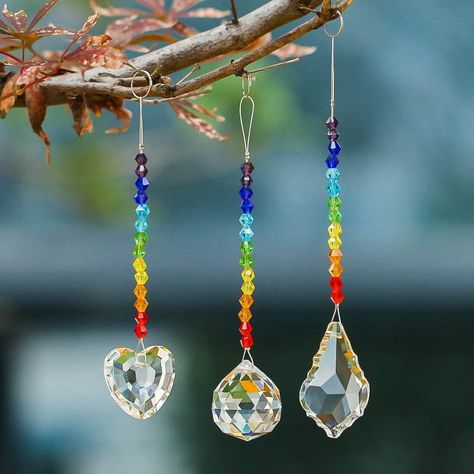 Handmade; Makes a unique and thoughtful gift or wedding favor Diy Crystal Suncatcher, Suncatchers Diy, Suncatcher Glass, Carillons Diy, Suncatcher Diy, Diy Suncatchers, Diy Wind Chimes, Crystal Suncatcher, Hanging Crystals