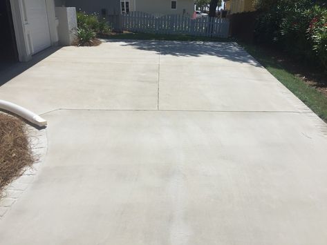 Great DIY: whitewash mixture (portland, bonding agent, and water) to make your concrete driveway look new. Limestone Patio, Cement Stain, Concrete Stain Patio, Clinker Brick, Concrete Sealer, Painted Patio, Concrete Driveways, Stained Concrete, White Concrete