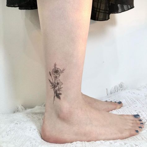 October Birth Flower Tattoos: Marigold and Cosmos Flower Tattoos Marigold, Birth Flower October, Marigold And Cosmos, October Birth Flower Tattoo, October Tattoo, Marigold Tattoo, Cosmos Tattoo, Flower Tattoo Stencils, October Birth Flower