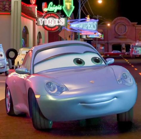 Lightning Mcqueen Matching Pfp, Lightning Mcqueen And Sally Matching Pfp, Sally Carrera Wallpaper, Matching Car Wallpaper, Cars Matching Pfp, Matching Cat Pfp Friends, Mc Queen Cars, Flash Mcqueen, Disney Cars Wallpaper