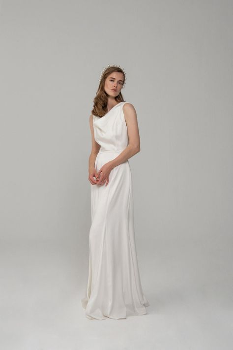 Whether you're looking for a vintage style wedding dress, or a heavily embellished design, or even something simple in a midi length, there is surely an option for you among these more affordable wedding dresses Cowl Neck Wedding Dress, Halterneck Wedding Dress, Bardot Wedding Dress, High Street Wedding Dresses, Street Wedding, Silk Wedding Gown, Feather Gown, Vintage Style Wedding Dresses, Elle Fashion