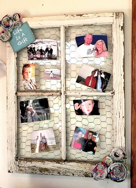 Old Window decor Old Window Decor, Window Frame Picture, Old Window Projects, Old Window Frames, Repurposed Windows, Window Crafts, Deco Champetre, Window Projects, Chicken Diy