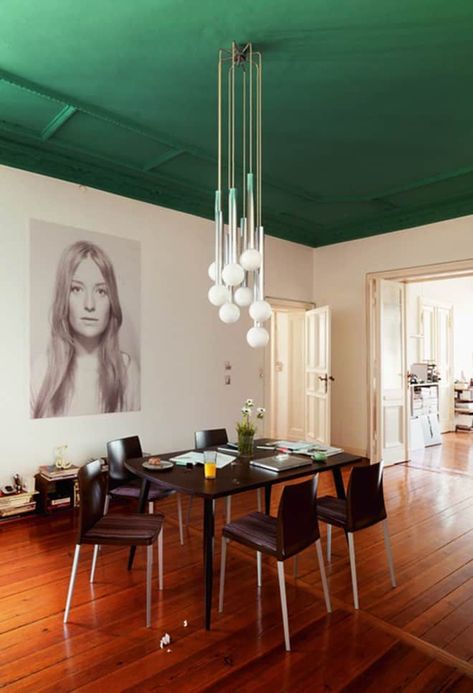 An Emerald Green Dining Room Ceiling | Kitchn Emerald Green Rooms, Diptyque Candles Decor, Green Ceiling, Boho Apartment, Dark Ceiling, Green Chandeliers, Green Dining Room, Dining Room Ceiling, Colored Ceiling