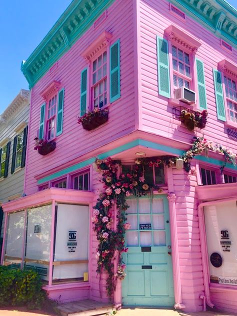 Casa Disney, Pink House, Barbie Dream, Barbie Dream House, Pink Houses, Dream House Interior, Everything Pink, Pink Summer, Dream House Decor