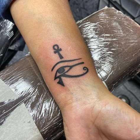 Eye Of Horus Tattoo Black Women, Spirituality Tattoos, Eye Of Ra Tattoo, Eye Of Horus Tattoo, Clock Tattoos, Egyptian Eye Tattoos, Third Eye Tattoos, Horus Tattoo, Evil Eye Tattoo