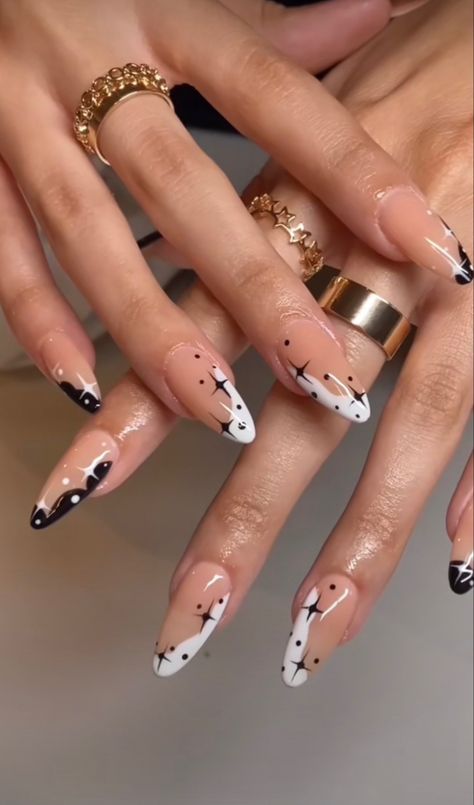 Black And White Nail, Black And White Nail Designs, Unghie Nail Art, Witchy Nails, October Nails, Simple Acrylic Nails, White Nail Designs, Soft Nails, White Nail