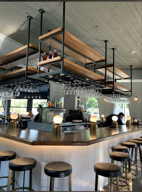 Simple Bar Design Restaurant, Pub Interior Design Modern, Bar Interior Design Industrial, Bar Ideas For Restaurants, Commercial Bar Design Ideas, Commercial Bar Design, Simple Bar Design, Bistrot Design, Industrial Bar Design