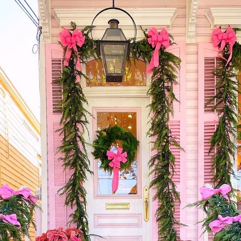 David NOLA on Instagram: "Merry #Pinkmas from @MagazineStreet! ✨🎀🎄 Another brilliant design by @ElizabethAlpaughArt_Design!" Pink Door Christmas Decor, Merry Pinkmas, Hot Pink Christmas, Pink Door, Christmas Front Porch, Diy Christmas Decorations Easy, December 17, Christmas Door, Christmas 2024