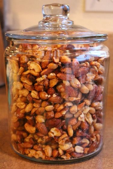 Roasted Nuts Recipe, Trail Mix Recipes, Healthy Honey, Nut House, Nut Snacks, Kids Healthy, Nut Recipes, Roasted Nuts, Corn Chips