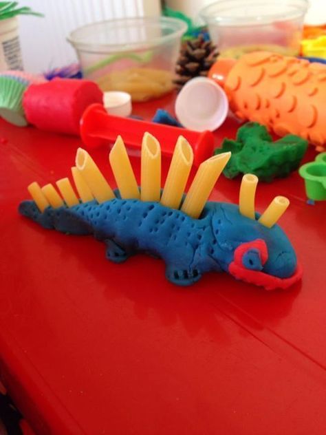 These dinosaur Crafts for kids are so cool that you will join the gang for one big, loud ROAR! Dinosaurs Eyfs, Dinosaur Activities Preschool, Dinosaur Projects, Dinosaur Play, Dinosaurs Preschool, First Birthday Games, Playdough Activities, Nursery Activities, Dinosaur Activities