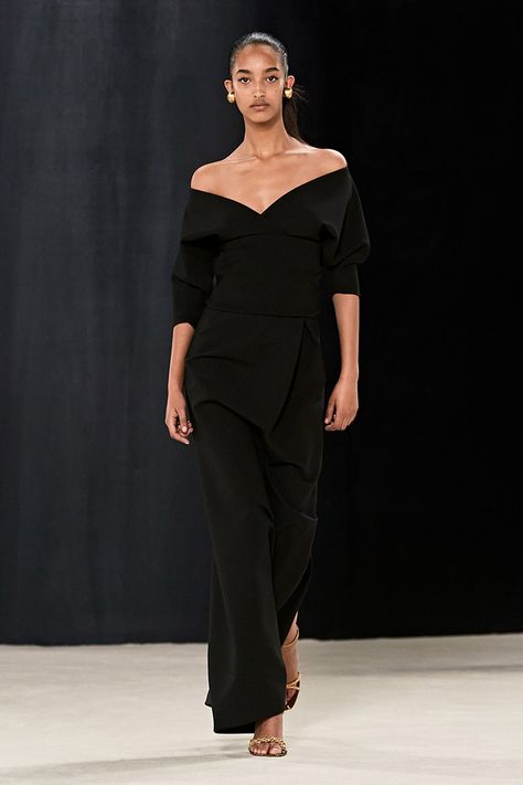 Black Tie Attire, Fall 2023 Ready To Wear, Sheer Gown, 2023 Ready To Wear, Milano Fashion Week, Hollywood Fashion, Winter 2023, Fall 2023, Fashion Show Collection