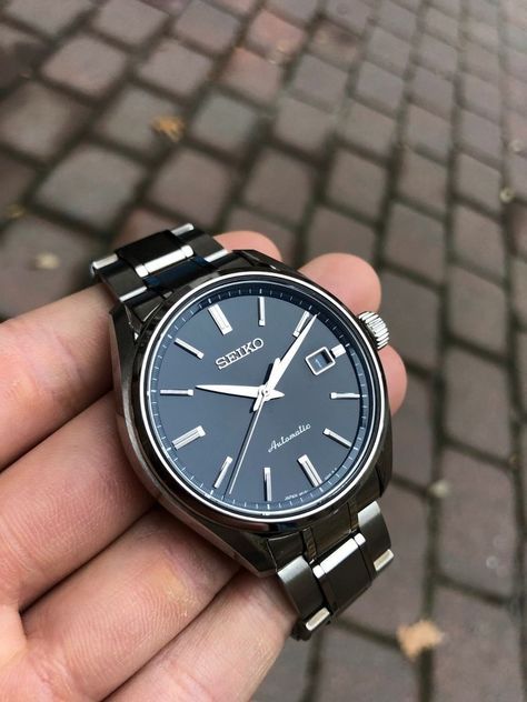 Mens Watches Classy, Stylish Watches Men, Seiko Men, Trendy Watches, Fancy Watches, Retro Watches, Mens Fashion Watches, Best Watches For Men, Expensive Watches