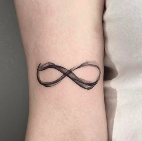 Infinity Tattoo Men, Infinity Tattoo For Men, Infinity Name Tattoo, Infinity Sign Tattoo, Infinite Tattoo, Tattoo Infinity, Infinity Symbol Tattoo, Strong Tattoos, Tatuagem Masculina Pequena