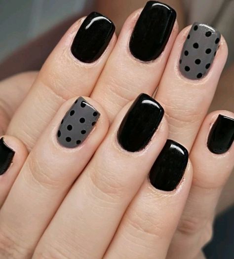 Fall Nails With Black Accent, Black Nails With Polka Dots, Short Nails 2024 Winter, Short Black Nails Designs Simple, Black Fingernail Designs, Dark Tip Nails, Fall Nail Color Designs, Black Nails Dip, Dark Gray Nail Ideas