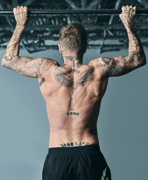 David Beckham Back Tattoo, Tattoo Beckham, Celebrity Tattoos Male, David Beckham Tattoos, Best Celebrity Tattoos, Tattoos Male, Male Chest, Famous Tattoos, Back Tattoos For Guys