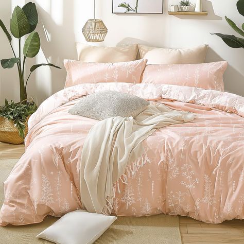 PRICES MAY VARY. Soft and Lightweight : Our bedding comforter sets is made of premium fabric which is ultra soft, breathable and sweat-absorbent. The comforter is filled with cloud-like down alternative, which is thick enough to keep you warm but it's also fairly light weight. Whether it's the cool summer or the chilly winter, you can rely on this floral comforter set to provide comfort and warmth, enhancing the quality of your sleep. Unique Reversible Design: This floral comforter set is revers Pink Comforter Set, Pink Bedsheet Aesthetic, Bed Comforter Sets Pink, Dusty Rose Comforter, Pink Floral Comforter, Pink Dorm Room Decor, Full Size Comforter Sets, Pink Dorm Rooms, Twin Size Comforter