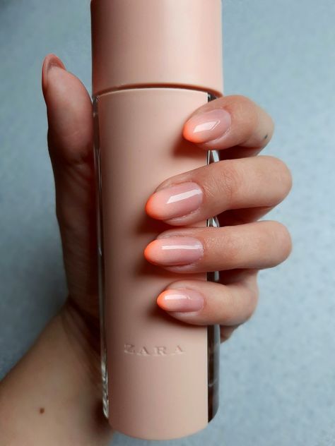 Peach Ombré Nails, Ombre Nails Beige, Ombre Nails Peach, Light Peach Nails, Peach Ombre Nails, Fall Ombre Nails, 15 Nails, Ombre Nail Colors, Stained Nails