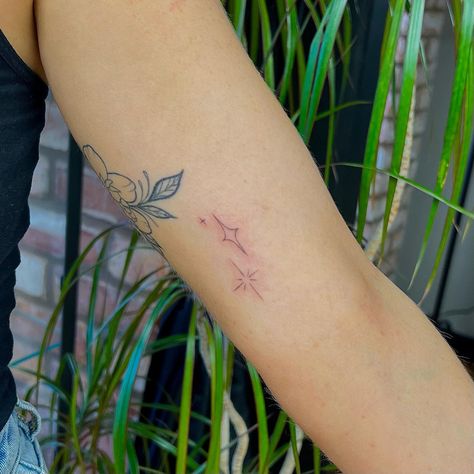 Red Sparkle Tattoo, Sparkle Tattoo Placement, Sparkle Tattoo, Fashionable Aesthetic, Red Sparkle, Aesthetic Tiktok, Love Print, Girls Girl, Word Tattoos