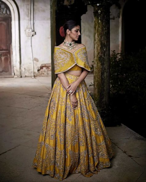 Miheeka Daggubati in mustard lehenga set by Jayanti reddy 2 Mustard Yellow Lehenga, Mustard Lehenga, Haldi Dress Ideas, Lehenga Ideas, Cape Lehenga, Haldi Dress, Cape Set, Embroidered Cape, Jayanti Reddy