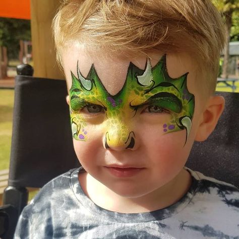 Face Painting Halloween Kids, Dinosaur Face Painting, Dog Face Paints, Halloween Face Paint Designs, Dragon Face Painting, Dragon Makeup, Face Painting Tips, Face Painting For Boys, Dragon Face