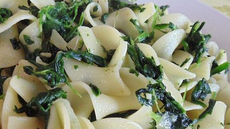 Egg Noodles with Spinach Recipe | Allrecipes Noodles With Spinach, Egg Noodle Recipe, Tuna Casserole Easy, Garlic Mashed Cauliflower, Noodle Dinner, Egg Noodle Recipes, Perfect Mashed Potatoes, Creamy Pasta Dishes, Side Dishes For Chicken