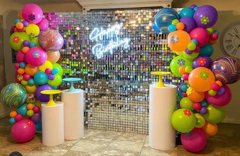 Neon Theme Birthday Party Ideas, 80s Theme Balloons, Lisa Frank Party Backdrop, 80s Theme Bday Party, Born In The 80s Grew Up In The 90s Party, Party Ideas 90s Theme, 80s Birthday Decorations, 90s Balloon Arch, 80s Party Theme Decorations