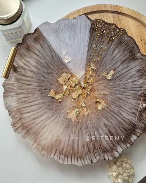 Resin Platter, Epoxy Resin Tray, Pink Table Decorations, Platter Display, Hair Keepsake, Resin Crafts Tutorial, Coaster Gift Set, Resin Tray, Brown Home Decor