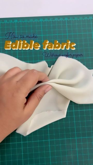 Edible Fabric Recipe, Edible Fabric, Brush Embroidery Cake, Embroidery Cake, Gourmet Candy Apples, Brush Embroidery, Edible Decorations, Cupcake Decorating Tips, Recipe Paper