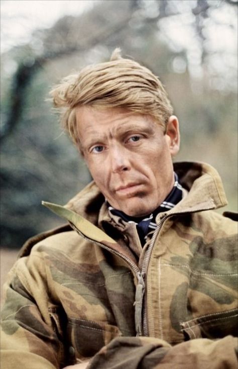 Edward Fox in "Force 10 from Navarone" (1978) Edward Fox Actor, Freddie Fox, Emilia Fox, Ku Art, Elephant Coloring, British Uniforms, Movie Actors, Military Pictures, Film Stars