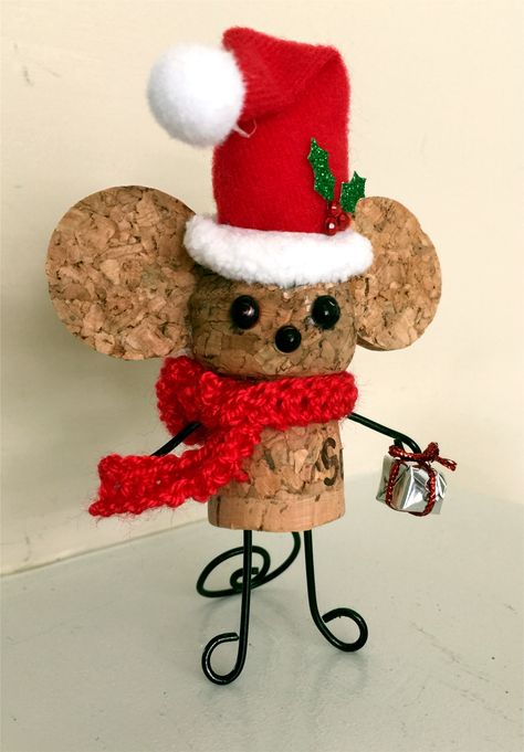 Cork Santa Mouse Wine Cork Mouse Ornament, Diy Christmas Cork Crafts, Wine Cork Xmas Ornaments, Wine Cork Ornaments Diy Christmas Crafts, Champagne Cork Crafts Diy, Champagne Cork Ornaments, Wine Cork Ornaments Diy, Wine Cork Christmas Crafts, Cork Decorations