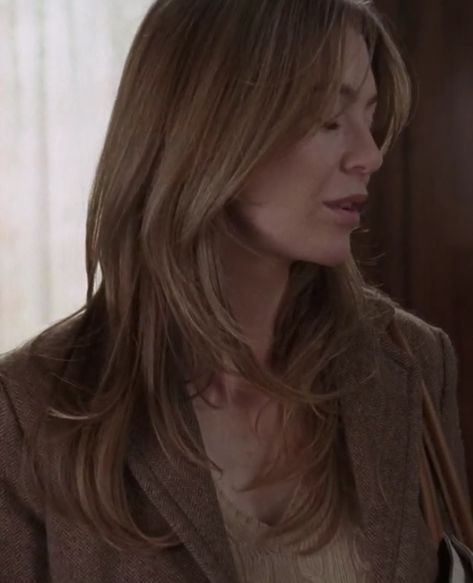 Meredith Grey Hair, Anatomy Aesthetic, Power Woman, Bottle Blonde, Ellen Pompeo, Gray Hair Cuts, Hairstyles For Layered Hair, Hair Tips Video, 90s Hairstyles