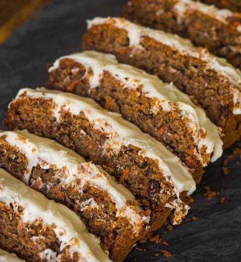 12 Tomatoes on Instagram: “Carrot cake is great. Banana bread is great. And when you combine them both in one sweet little loaf, it’s possibly even greater. Our…” Banana Ideas, Carrot Cake Banana Bread, Cake Banana Bread, Carrot Cake Loaf, Carrot Banana Cake, Noom Recipes, Cream Cheese Frosting Cake, Carrot Bread, Carrot Cake Cheesecake