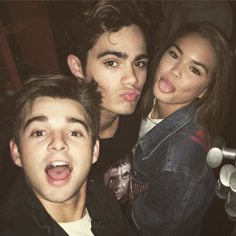 2boys 1girl Friends, Fotbar Rp Bestie, 3 Bff, Watt Pad, Jack Griffo, Paris Berelc, Siblings Goals, Simple Frock Design, Simple Frocks