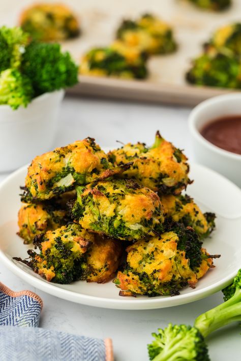 Broccoli Cheddar Tots Broccoli Tater Tots, Tot Recipes, Broccoli Tots, Tater Tot Recipes, Joy Bauer, 4 Family, Cheesy Broccoli, Tater Tots, Broccoli Cheddar