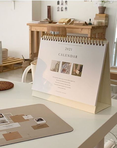 Room Maker, Table Calendar, 달력 디자인, Cute Birthday Ideas, Coffee Shop Aesthetic, Butterfly Drawing, 2021 Calendar, Beige Aesthetic, Soft Brown