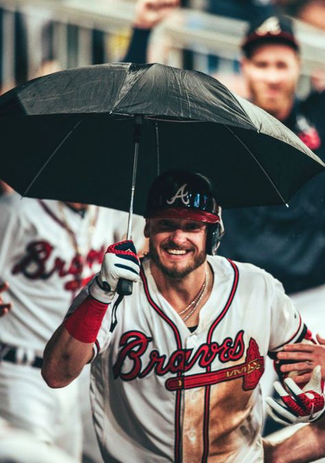 Josh Donaldson celebrates hitting a home run in the dugout with an umbrella. Josh Donaldson, Nba Basketball Art, Baseball Stuff, Atlanta Braves Baseball, American School, Braves Baseball, Baseball Boys, Baseball Coach, Nba Wallpapers