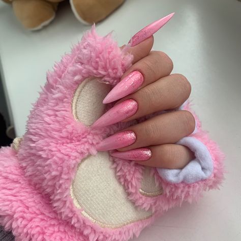 Stiletto Nail Designs, Pink Stiletto Nails, Red Stiletto Nails, August Nails, Sharp Nails, Pointy Nails, Stiletto Nails Designs, Classic Nails, Designs Nail