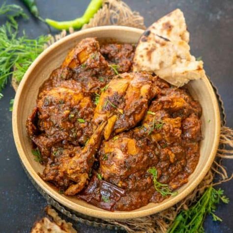 Dhaba Style Chicken Curry Recipe - Whisk Affair Whisk Affair Recipes, Dhaba Style Chicken Curry, Vegetarian Chinese Recipes, Indian Chicken Recipes, Chicken Curry Recipe, Car Deco, Curry Chicken Recipes, Chinese Recipes, Curry Recipe