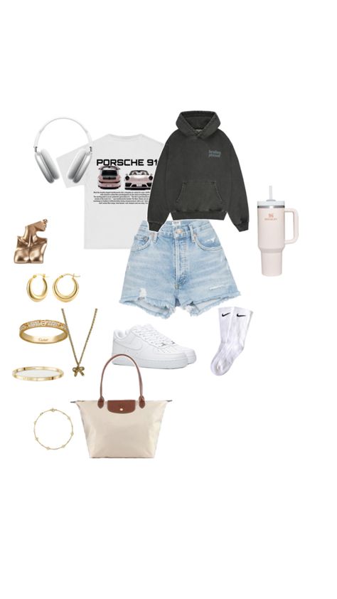 this is a outfit for school whith shorts Crewneck And Shorts Outfit, Summer School Outfits Shorts, Nike Socks Outfit, Country Club Outfit, Black Shorts Outfit, School Shorts, A Outfit, Outfit For School, Summer School Outfits