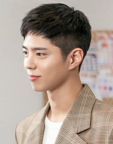 Record Of Youth, Hairstyle Men, Men's Short Hair, Bo Gum, Korean Actors, Mens Hairstyles, Short Hair, Gum, Short Hair Styles