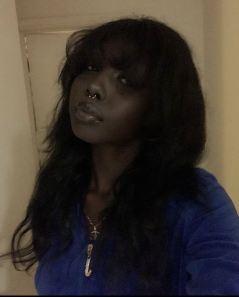 Black E Girl, Pretty Dark Skin, Straight Black Hair, Body Types Women, Dyed Hair Inspiration, Black Goddess, Dark Skin Beauty, Dark Skin Women, Pretty Selfies