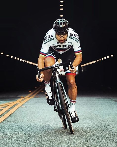 Cyclist Photography, Cycling Inspiration, Cycling Shirts, Peter Sagan, Cycling Photography, Bicycle Mountain Bike, Cycling Motivation, Cycle Ride, Bike Photography