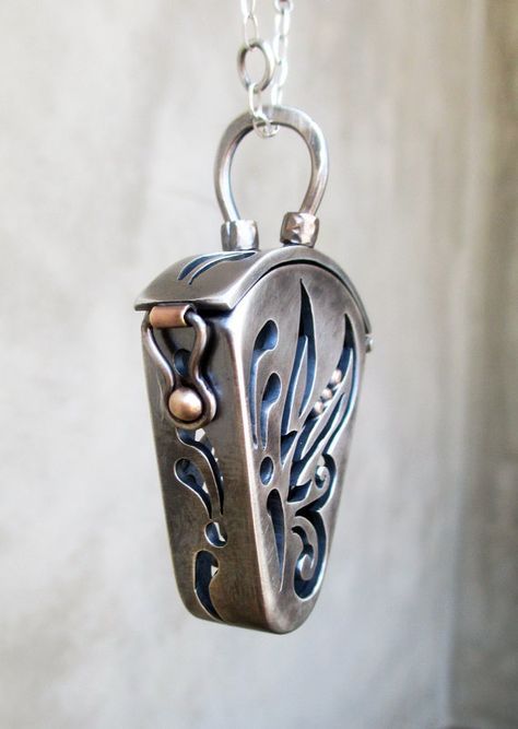 Butterfly Locket, Metal Clay Jewelry, Jewelry Lockets, Epilator, Silver Box, Chakra Stones, Metal Clay, Bijoux Diy, Clay Jewelry