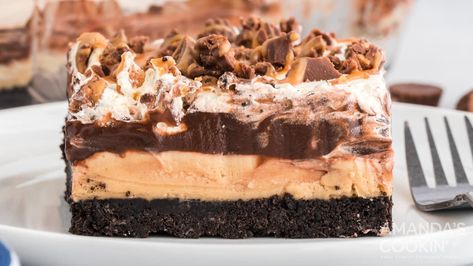 Chocolate Peanut Butter Lasagna: the perfect flavor combo in one pan! Ice Box Cake, Icebox Cake Recipes, Layered Desserts, Peanut Butter Filling, Icebox Cake, Peanut Butter Cup, A Piece Of Cake, Peanut Butter Recipes, Ice Box