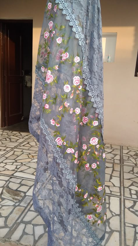 Printed Dupatta Designs Ideas, Dye Dupatta Designs, Dupatta Ideas, Dupatta Designs Ideas, Duppattas Designs Ideas, Dupatta Designs, Designer Dupatta, Dupatta Style, Fabric Painting On Clothes