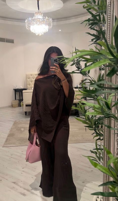 Sophisticated Modest Outfits, Egypt Aesthetic Outfits, Girly Modest Outfits, Wfh Aesthetic, Portugal Outfits, Modest Aesthetic, Modest Girly Outfits, Wife Fashion, Modesty Outfits