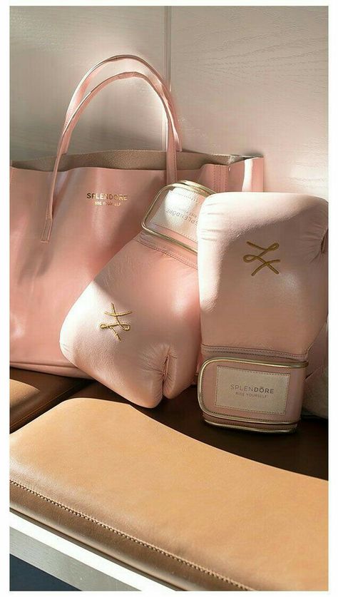 Boxing Gloves Aesthetic, Boxing Gloves Drawing, Gloves Drawing, Pink Boxing Gloves, Boxer Aesthetic, Gloves Aesthetic, Kickboxing Workout, Boxing Girl, Love Hand